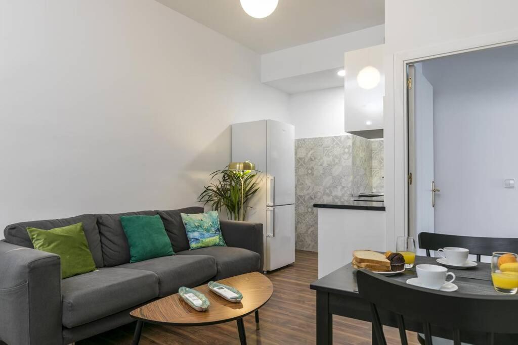 Apartamentos Plaza De Pedro Zerolo I Madrid Esterno foto